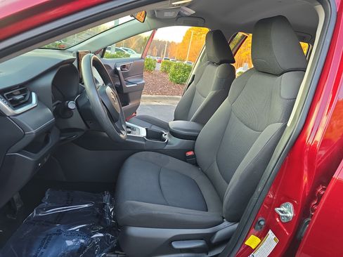 Certified 2022 Toyota RAV4 LE image 15