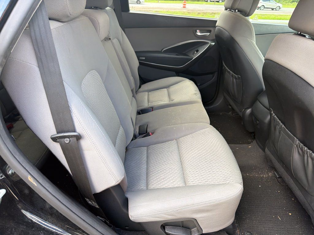 Used 2018 Hyundai Santa Fe SE w/ Cargo Package FWD image 28
