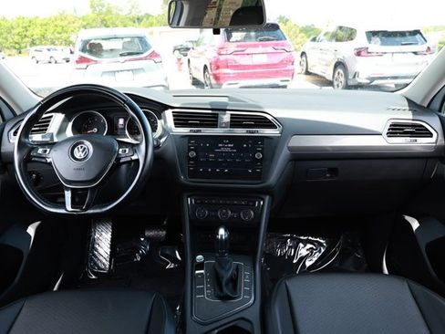 Used 2018 Volkswagen Tiguan SEL FWD image 29