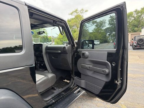 Used 2009 Jeep Wrangler Rubicon w/ Dual Top Group AWD/4WD image 22