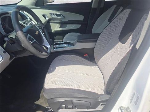 Used 2017 Chevrolet Equinox LT FWD image 16