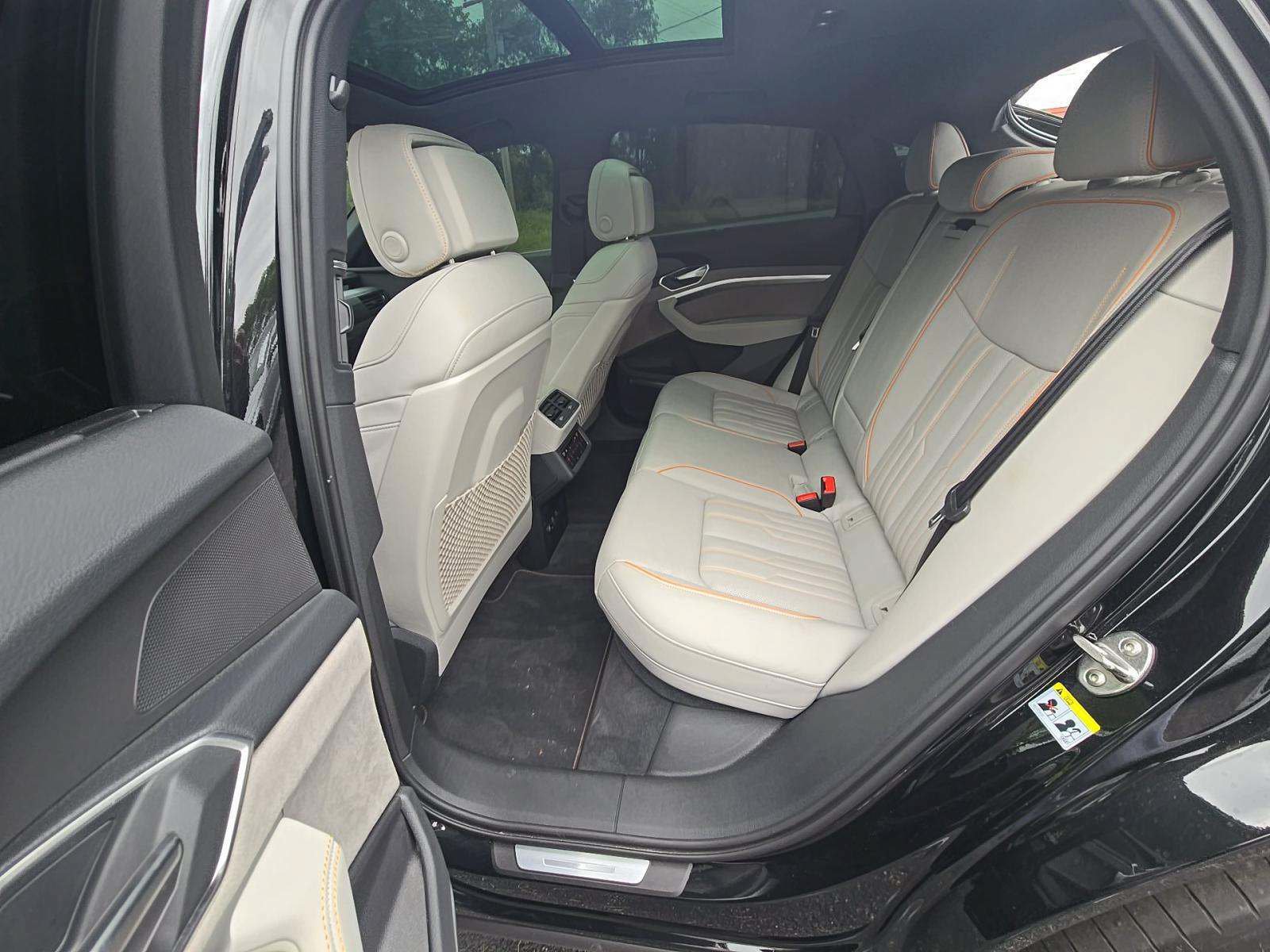 Used 2024 Audi Q8 e-tron Prestige AWD/4WD image 11
