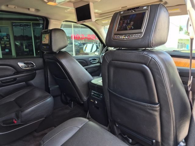Used 2013 Cadillac Escalade Platinum AWD/4WD image 17