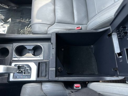 Used 2017 Toyota Tundra Limited w/ Limited Premium Package image 28