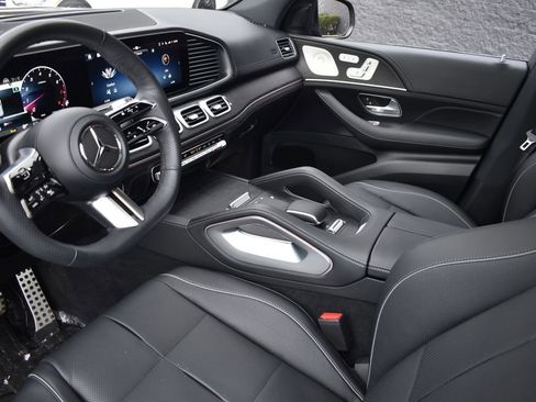 Used 2025 Mercedes-Benz GLS 580 4MATIC image 22