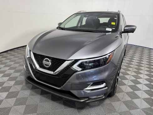 Used 2020 Nissan Rogue Sport SL w/ Premium Package image 2