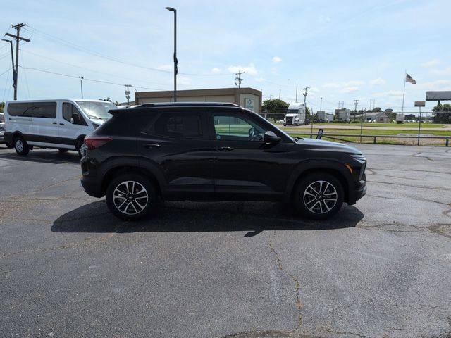 Used 2025 Chevrolet TrailBlazer LT w/ Driver Confidence Package FWD image 9