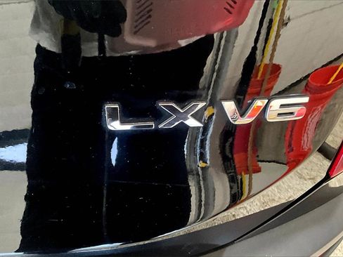 Used 2021 Kia Telluride LX image 24