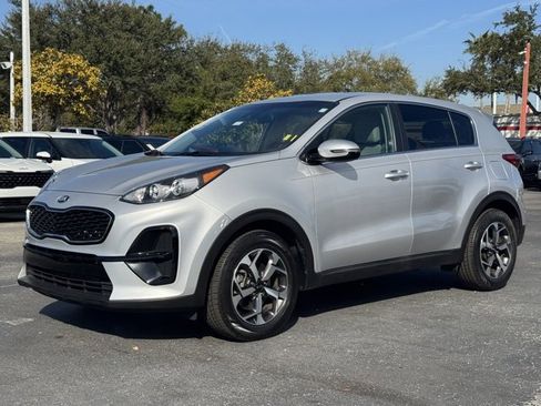 Certified 2020 Kia Sportage LX w/ LX Popular Package image 2