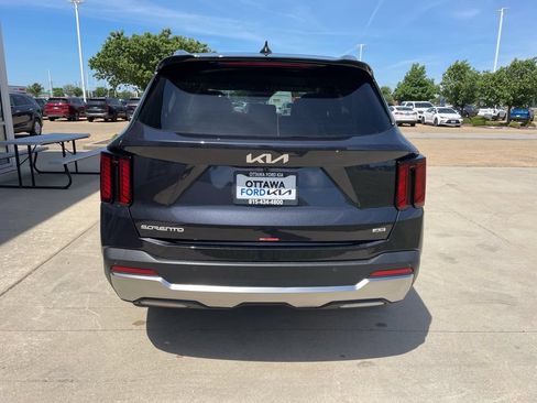 New 2026 Kia Sorento S AWD/4WD image 6