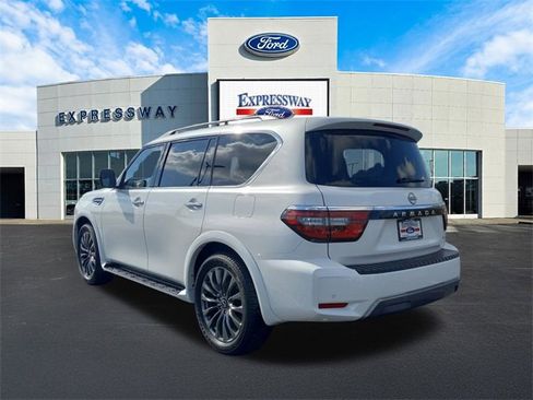 Used 2024 Nissan Armada Platinum w/ Captain's Chairs Package image 8