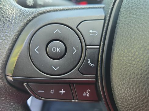 Used 2022 Toyota RAV4 XLE AWD/4WD image 15