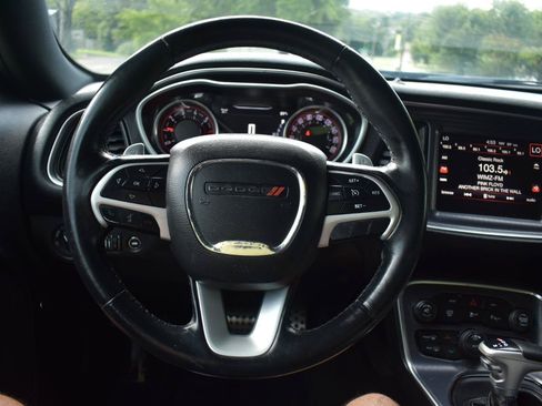 Used 2016 Dodge Challenger R/T Scat Pack w/ Leather Interior Group RWD image 23