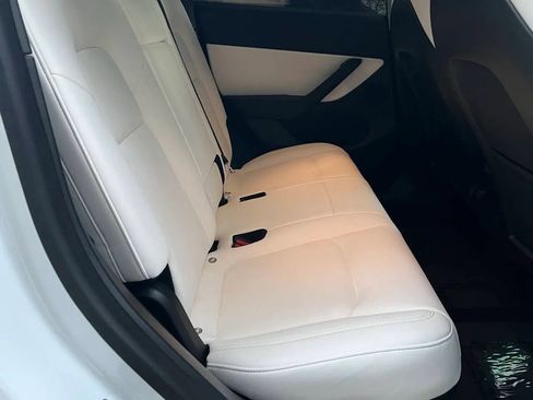 Used 2021 Tesla Model Y Performance image 26