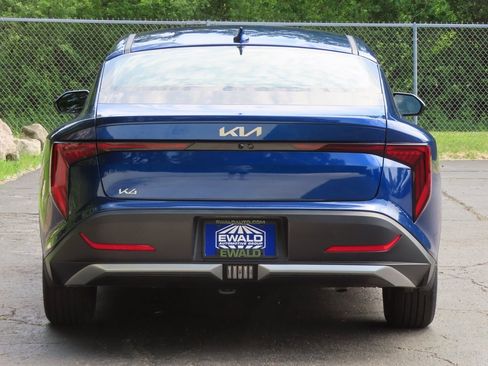 New 2025 Kia K4 LXS image 17
