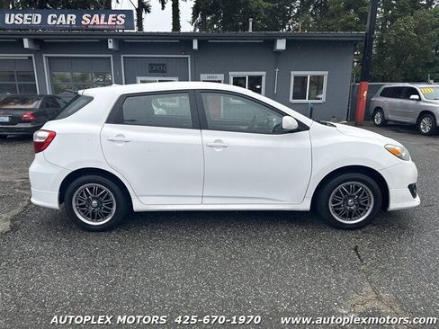 Used 2010 Toyota Matrix S image 8