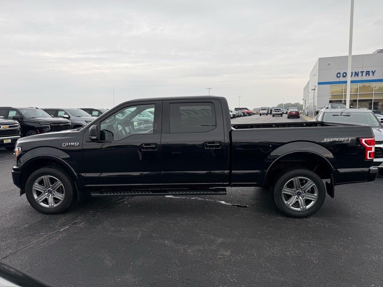Used 2019 Ford F150 4x4 SuperCrew image 2