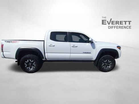 Used 2023 Toyota Tacoma TRD Off-Road w/ Technology Package image 3