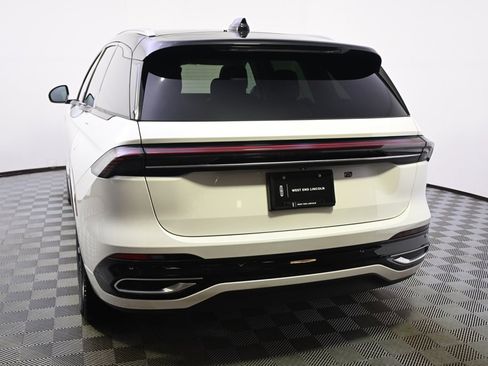 New 2025 Lincoln Nautilus Reserve image 4