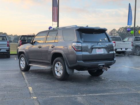 Used 2016 Toyota 4Runner SR5 image 6
