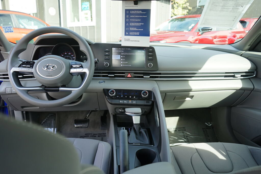 Certified 2023 Hyundai Elantra SEL FWD image 17