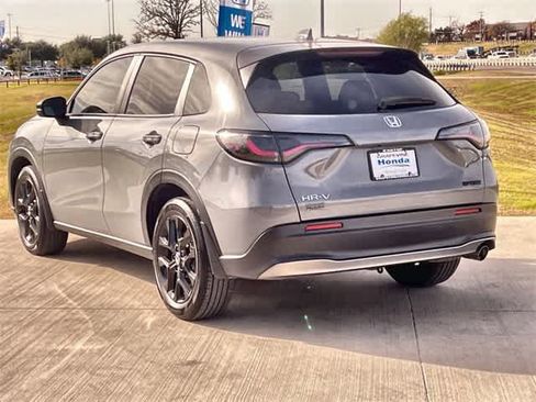 Certified 2025 Honda HR-V Sport image 5