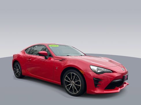 Used 2017 Toyota 86 Auto (Natl) RWD image 2