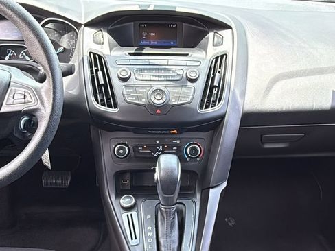 Used 2017 Ford Focus SE FWD image 30