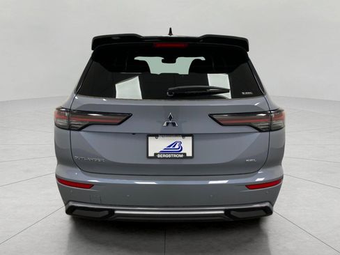 New 2025 Mitsubishi Outlander SEL image 4