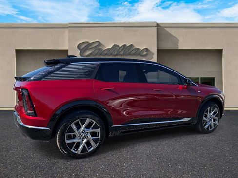 New 2026 Cadillac Optiq Luxury 2 AWD/4WD image 3