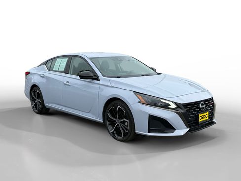 Used 2023 Nissan Altima 2.5 SR image 7