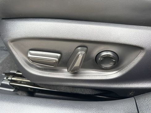 Used 2024 Toyota Prius Limited image 10