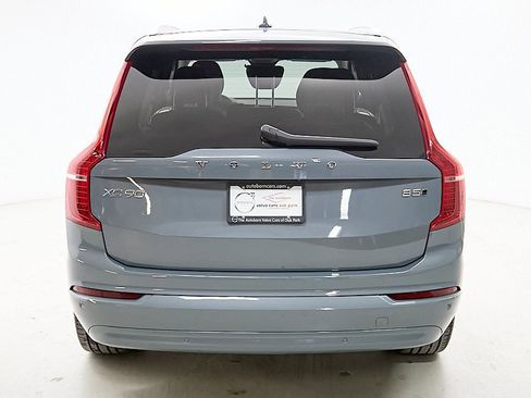 Used 2023 Volvo XC90 B5 Core w/ Climate Package image 9