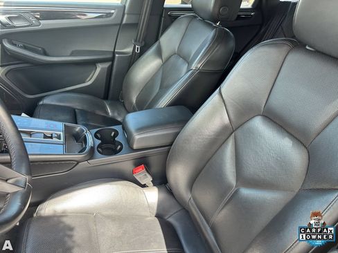 Used 2024 Porsche Macan AWD/4WD image 18