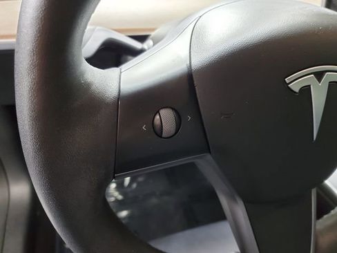 Used 2022 Tesla Model 3 Performance image 13