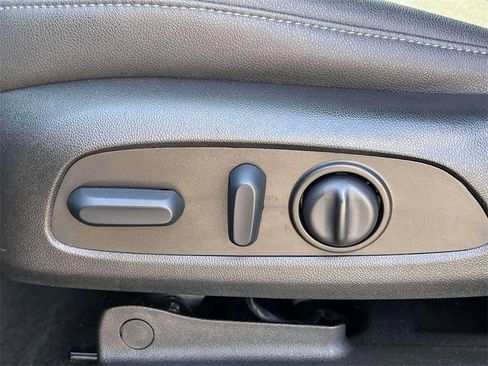 Used 2022 Chevrolet Blazer LT w/ LPO, Black Grille Bar Package image 17