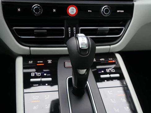 New 2026 Porsche Macan Turbo image 18