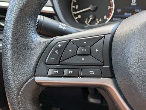 Used 2025 Nissan Altima 2.5 SV FWD image 26