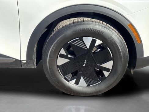 New 2026 Kia Sportage LX image 9