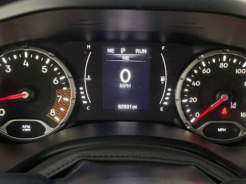 Used 2023 Jeep Renegade Latitude AWD/4WD image 19
