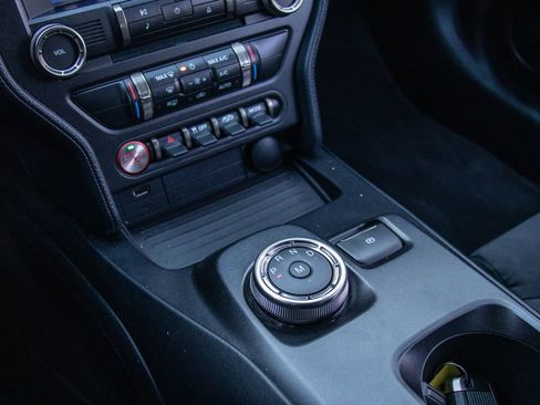 Used 2022 Ford Mustang Shelby GT500 w/ Carbon Fiber Track Pack image 17