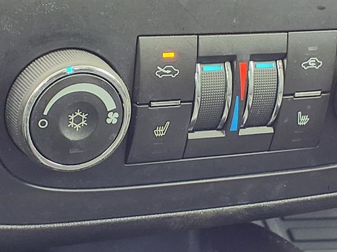 Used 2007 Chevrolet Monte Carlo SS w/ Silver Rally Stripe Package image 5