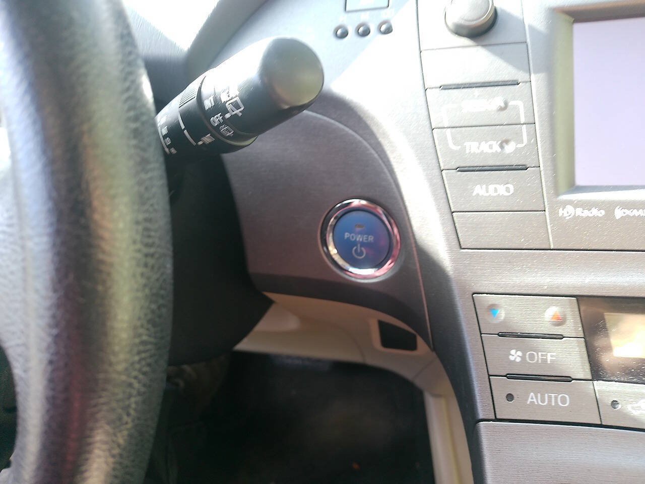 Used 2013 Toyota Prius Five FWD image 32