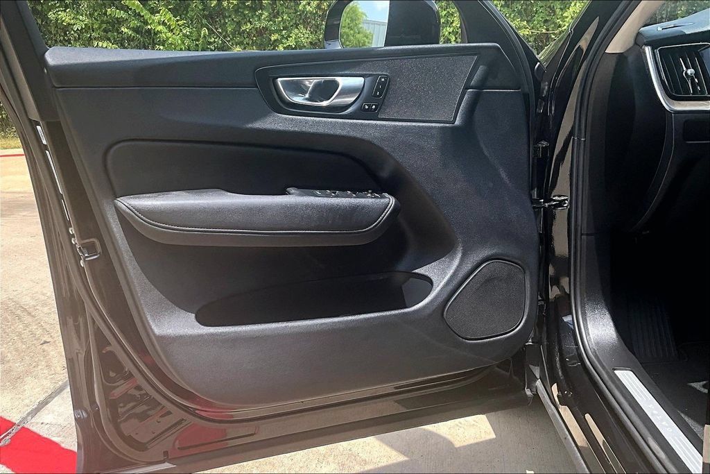 Certified 2026 Volvo XC60 B5 Plus AWD/4WD image 24