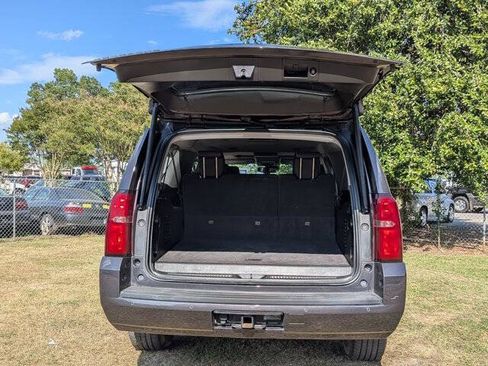 Used 2017 Chevrolet Suburban LT AWD/4WD image 34