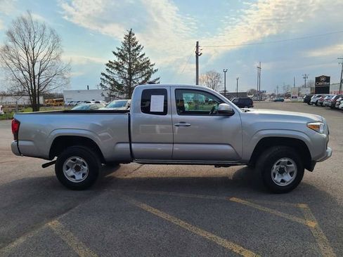Used 2022 Toyota Tacoma SR w/ SR Convenience Package AWD/4WD image 5