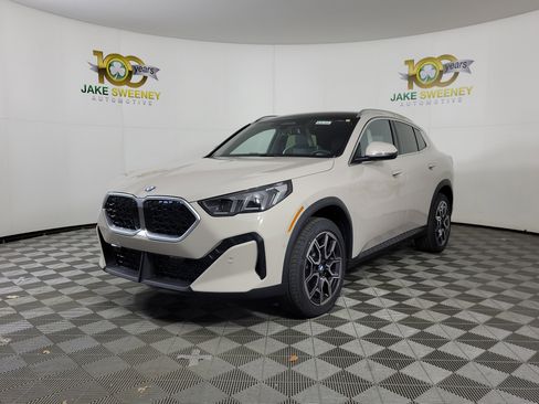 New 2026 BMW X2 xDrive28i image 3