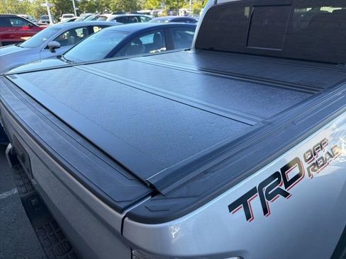 Used 2020 Toyota Tacoma TRD Off-Road w/ Technology Package RWD image 7