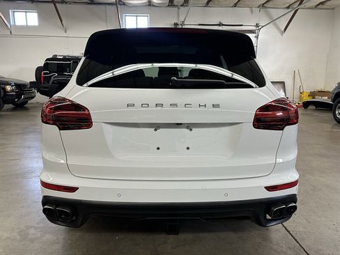 Used 2015 Porsche Cayenne Turbo w/ Premium Plus Package image 4