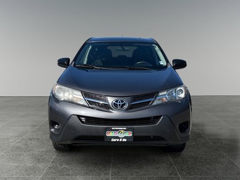 Used 2015 Toyota RAV4 LE image 9